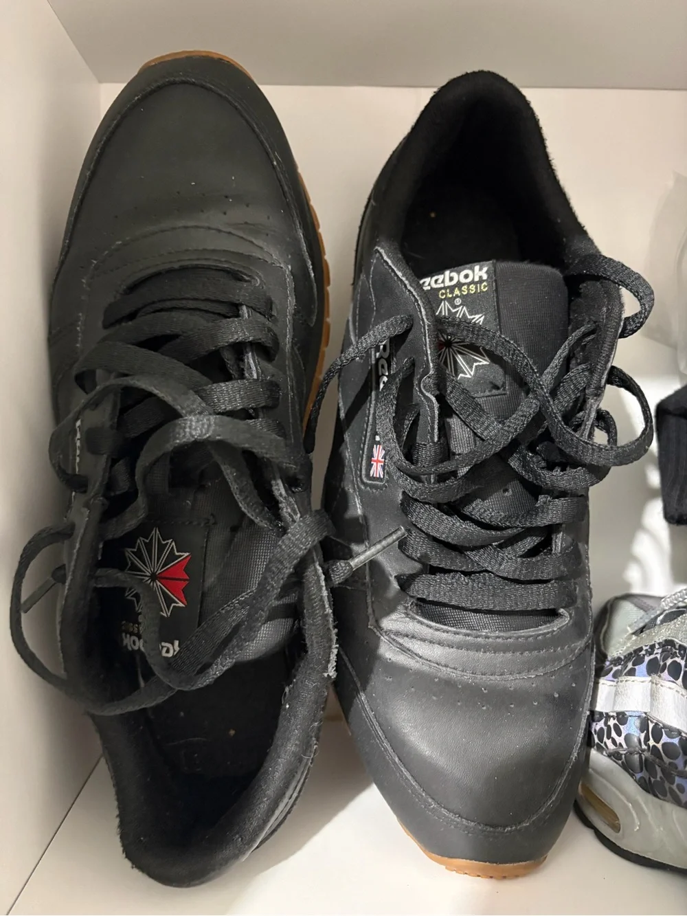 Reebok Classic Men's Black Sneakers with Gum Sole - Picture 1 of 3
